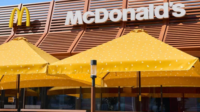 У Києві відновив роботу ресторан McDonald's, damaged during Russian attack