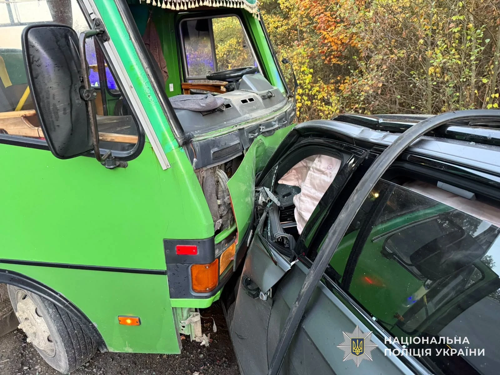 У Львівській області сталася аварія за участю рейсового автобуса і кросовера: п'ятеро постраждалих