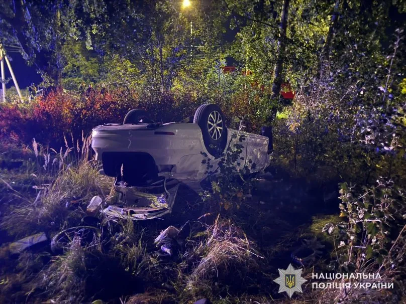 У Львівській області внаслідок двох ДТП загинули водій та пішохід за кілька годин