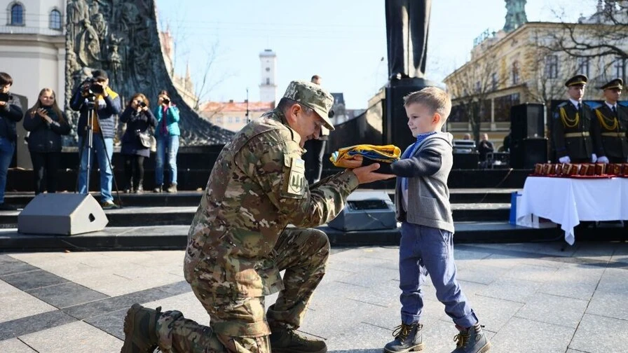 У Львові стартував прийом документів на одноразову виплату 10 тисяч гривень для дітей загиблих учасників бойових дій
