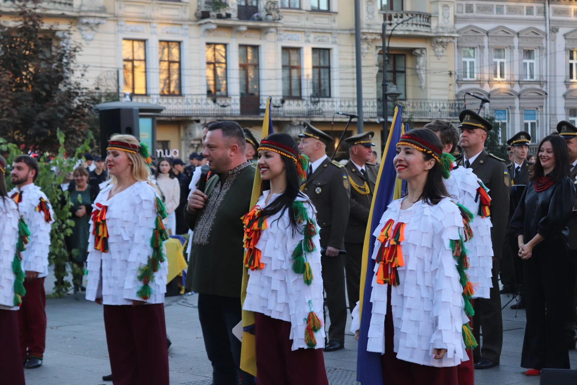 У Львові відзначили День захисників України урочистими заходами біля Оперного театру