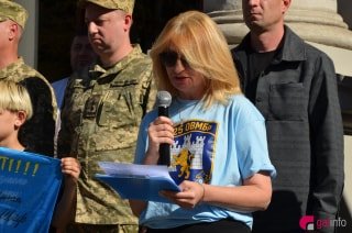 У Львові вшанували військовополонених та зниклих безвісти, піднявши державні прапори