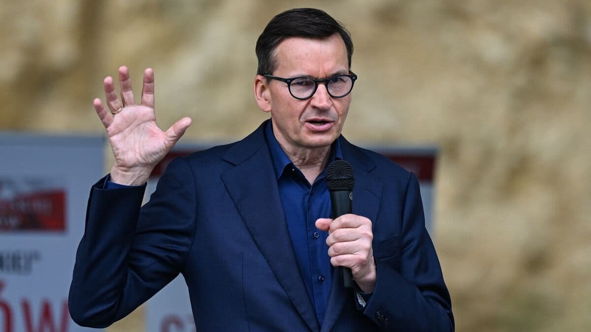 У Польщі розпочато процедуру вотуму недовіри уряду Туска через критику Конституційного суду