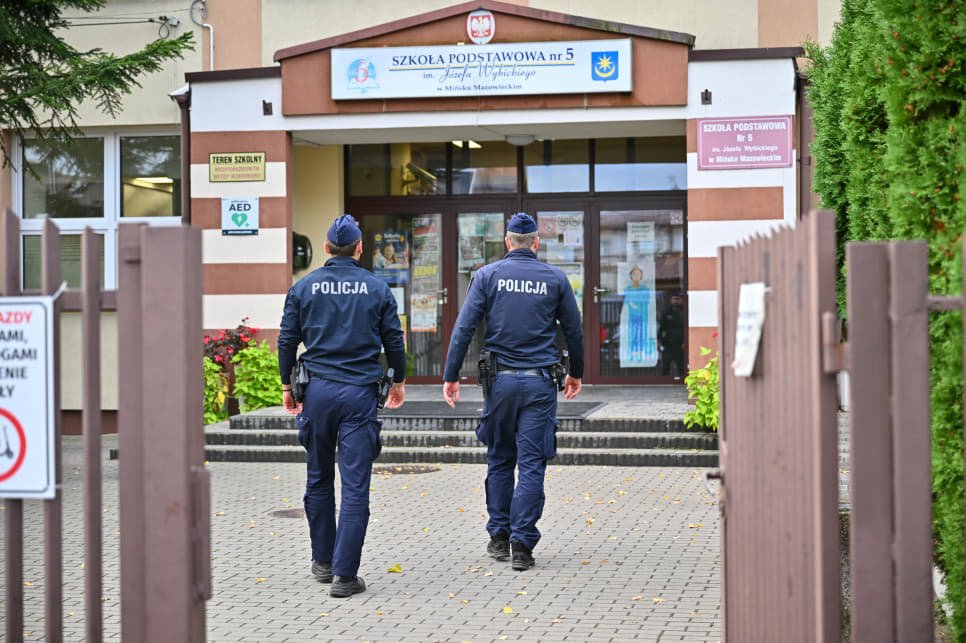 У Польщі відновлять поліцейські патрулі в школах після серії нападів