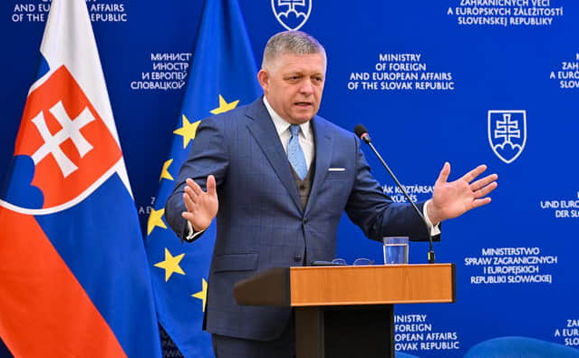 У Празі прем'єра Словаччини Фіцо зустріли протестом і освистуванням