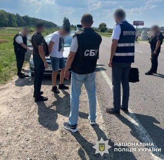 У Самборі чоловіка засудять до 9 років в'язниці за контрабанду особи до Румунії