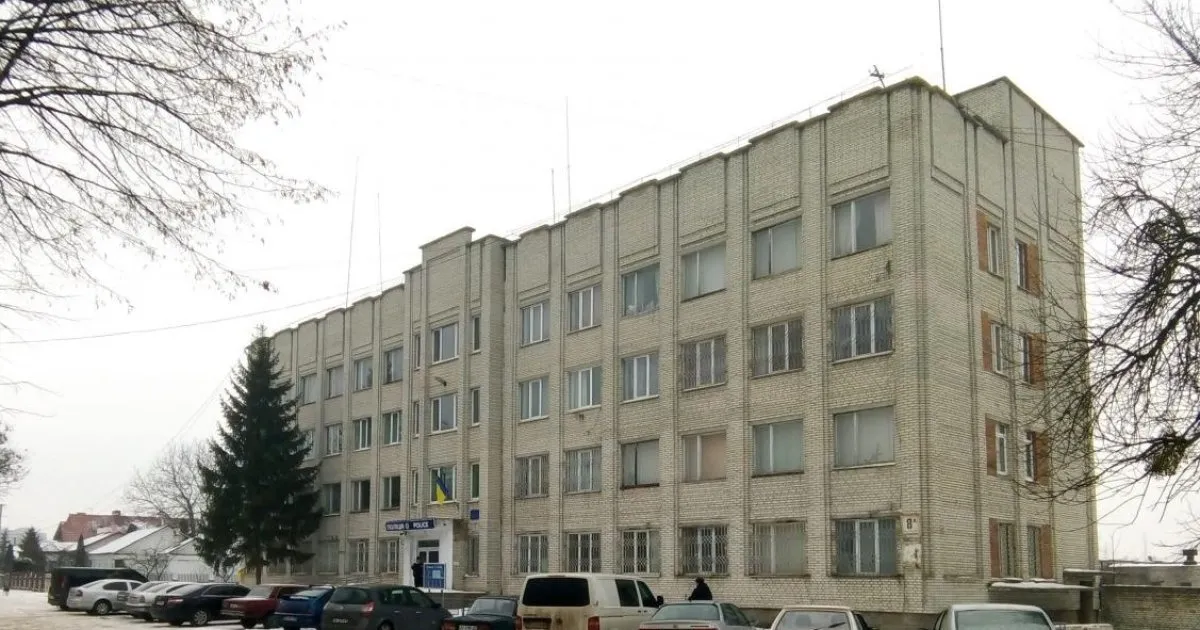 У Шептицькому звільнили поліцейського за неналежне оформлення водійських документів та незадовільне реагування на виклики