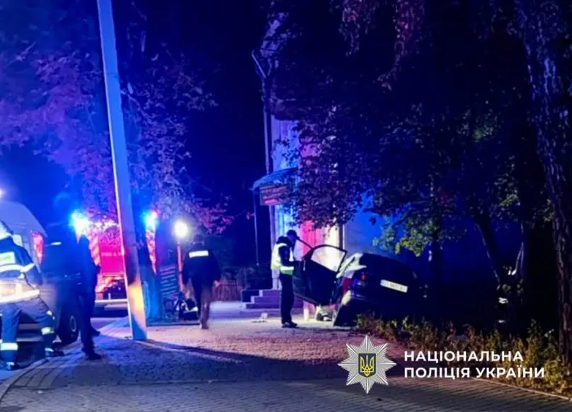 У Стрию 27-річний водій загинув внаслідок аварії із сильною швидкістю, врізавшись у житловий будинок
