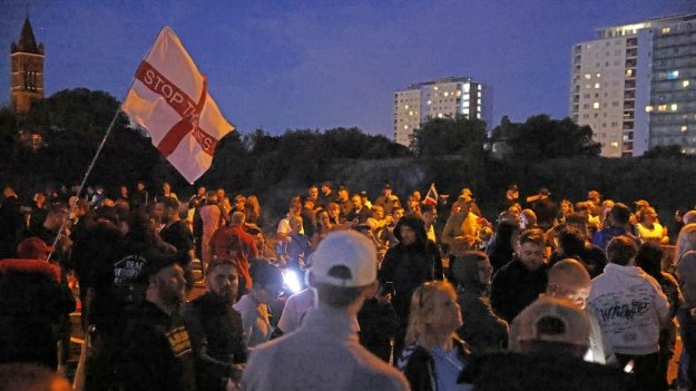 У Великій Британії затримано 12 осіб внаслідок антиміграційного протесту