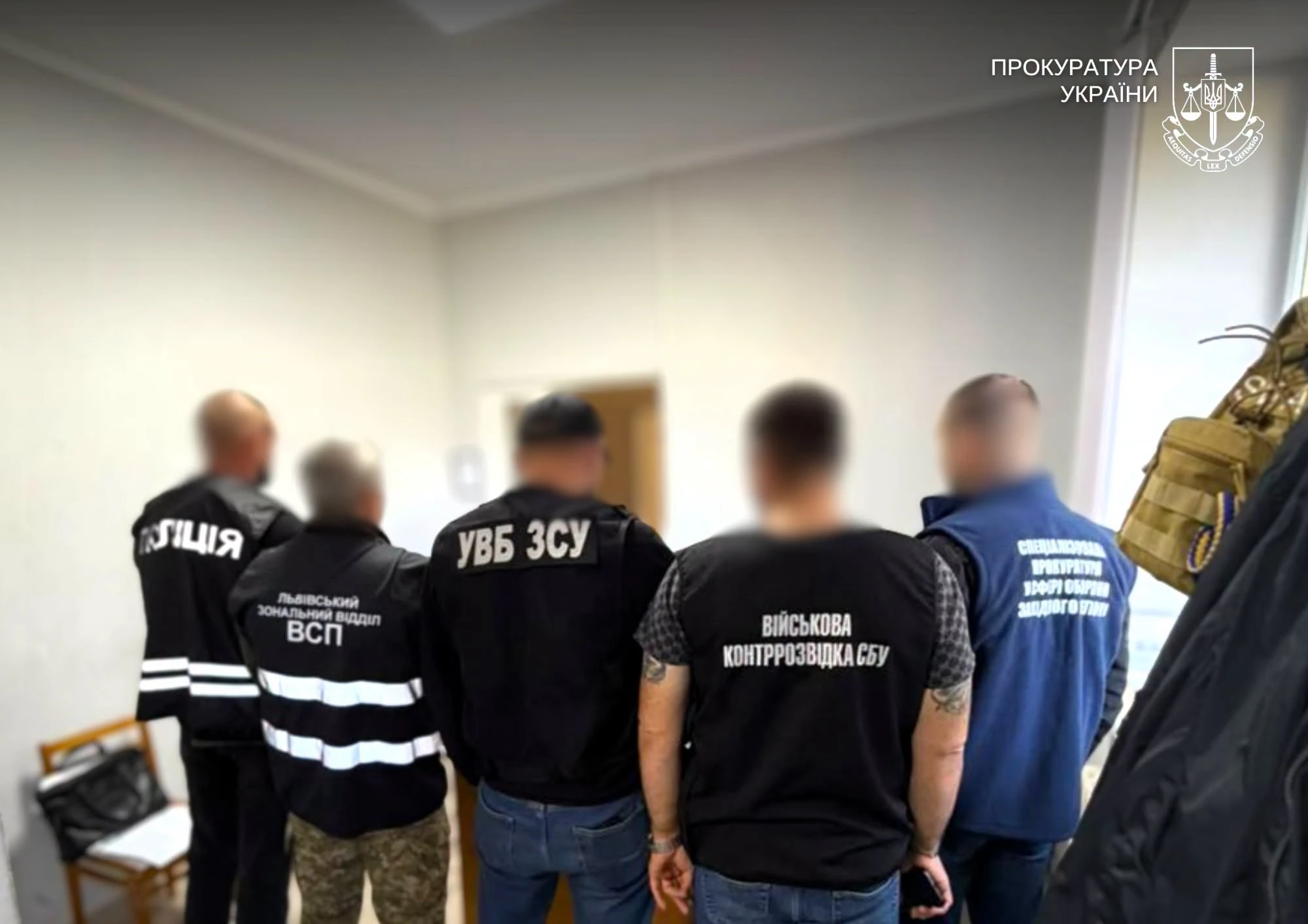 У Західній Україні викрито військових: один затриманий за пропозицію хабара, інший – за торгівлю впливом