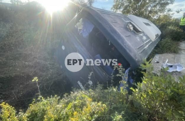 В Греції сталася аварія з автобусом курсантів ВМС: 12 осіб отримали травми